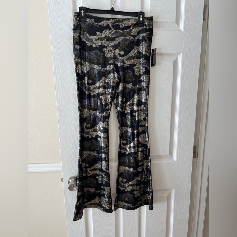 NWT CAMO HIPPIE WIDE LEGS PANTS